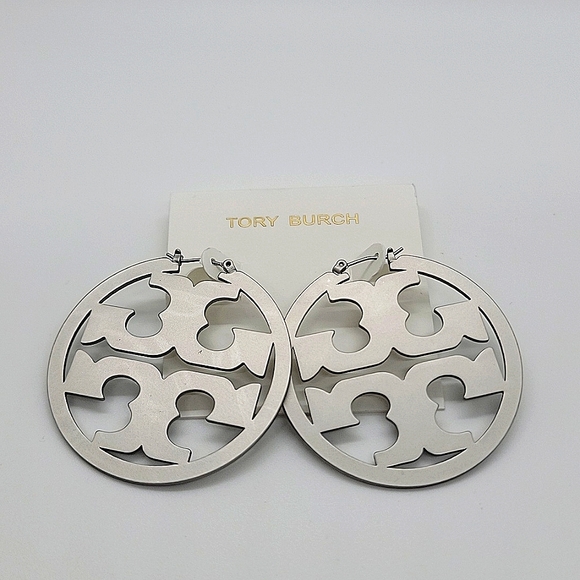 【送料&関税込】Tory Burch Silver Brass Earrings With Logo Tory Burch Logo Stud Earrings | Nordstrom